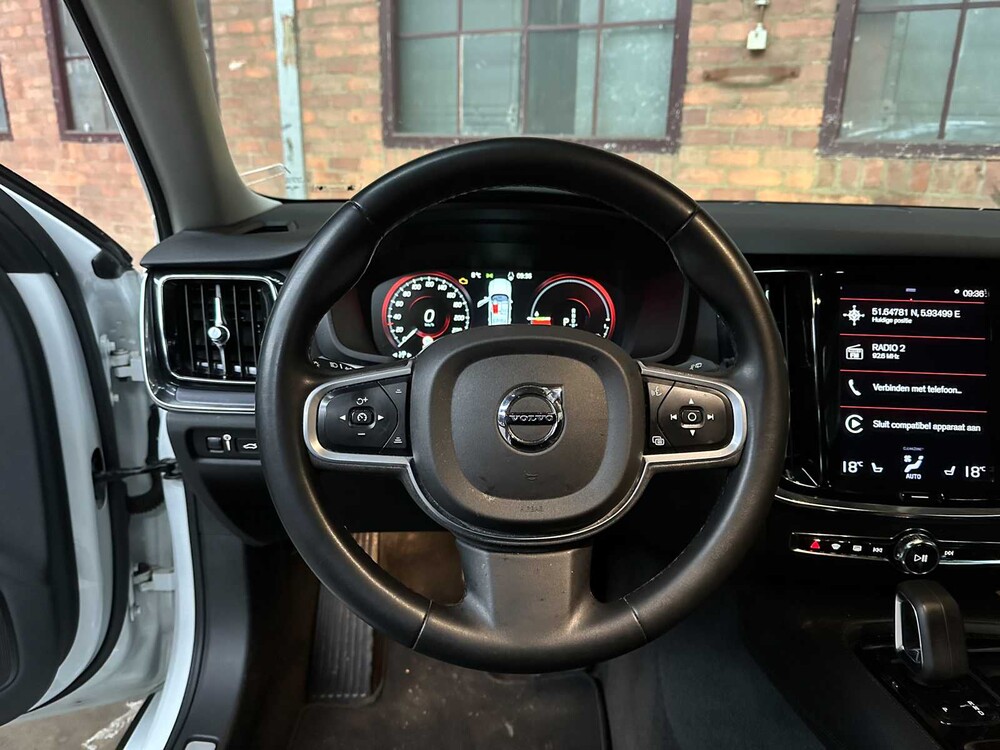 Volvo V60 2.0 T6 Recharge AWD Inschrift 253 PS 2021 (Original-NL + 1. Besitzer), N-828-HZ