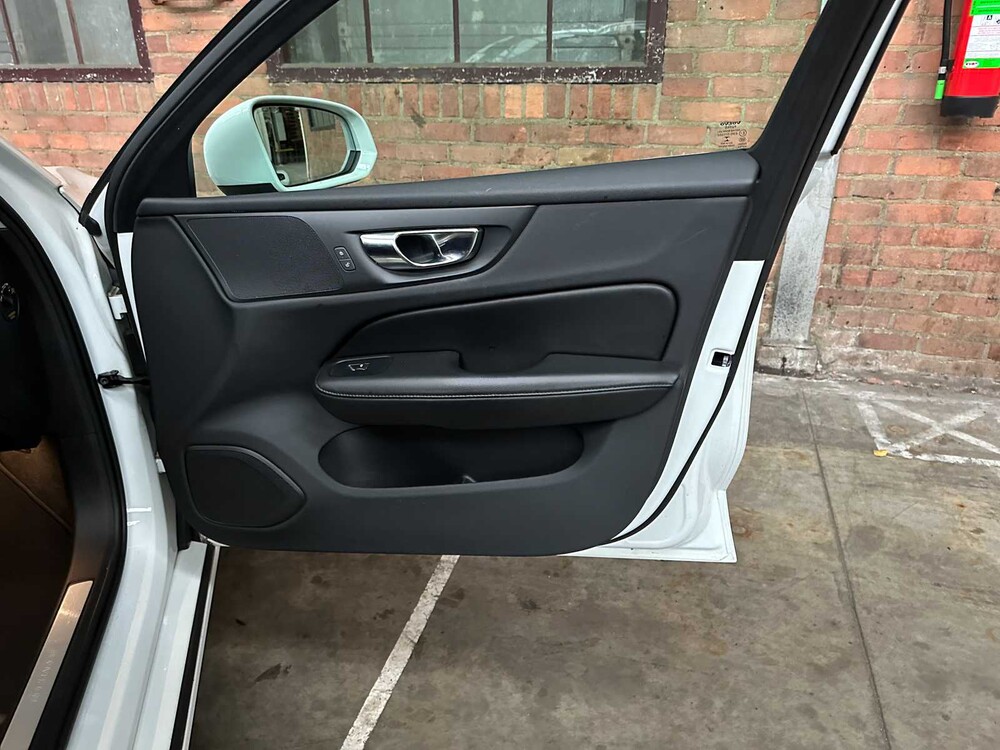 Volvo V60 2.0 T6 Recharge AWD Inschrift 253 PS 2021 (Original-NL + 1. Besitzer), N-828-HZ