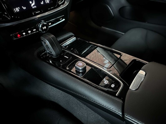 Volvo V60 2.0 T6 Recharge AWD Inscription Expression 253pk 2021 (Origineel-NL + 1e eigenaar), N-828-HZ