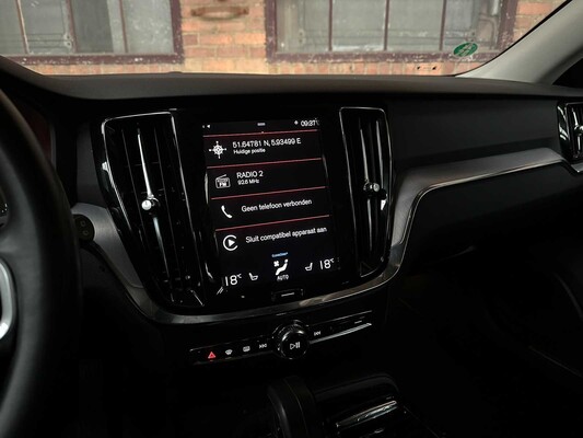 Volvo V60 2.0 T6 Recharge AWD Inscription Expression 253pk 2021 (Origineel-NL + 1e eigenaar), N-828-HZ