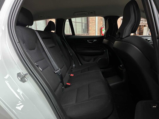 Volvo V60 2.0 T6 Recharge AWD Inscription Expression 253pk 2021 (Origineel-NL + 1e eigenaar), N-828-HZ