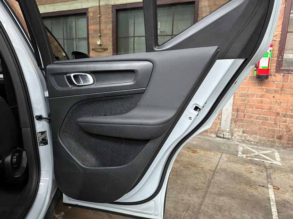 Volvo XC40 1,5 T5 Zweimotor-Inschrift 179 PS 2020 (Original-NL), H-536-XF