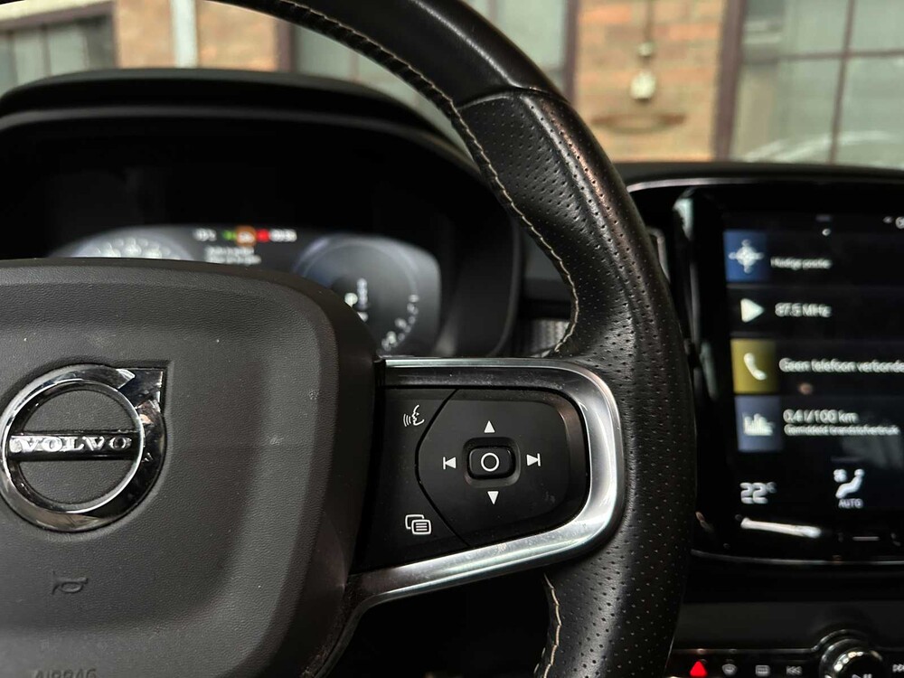 Volvo XC40 1,5 T5 Zweimotor-Inschrift 179 PS 2020 (Original-NL), H-536-XF