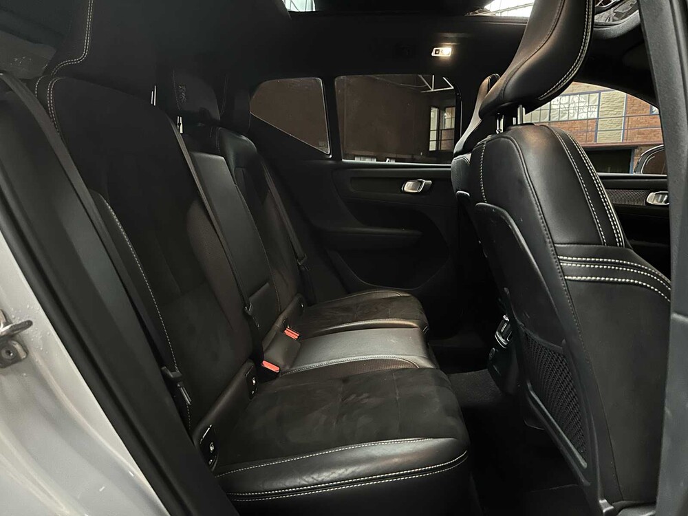 Volvo XC40 1,5 T5 Zweimotor-Inschrift 179 PS 2020 (Original-NL), H-536-XF