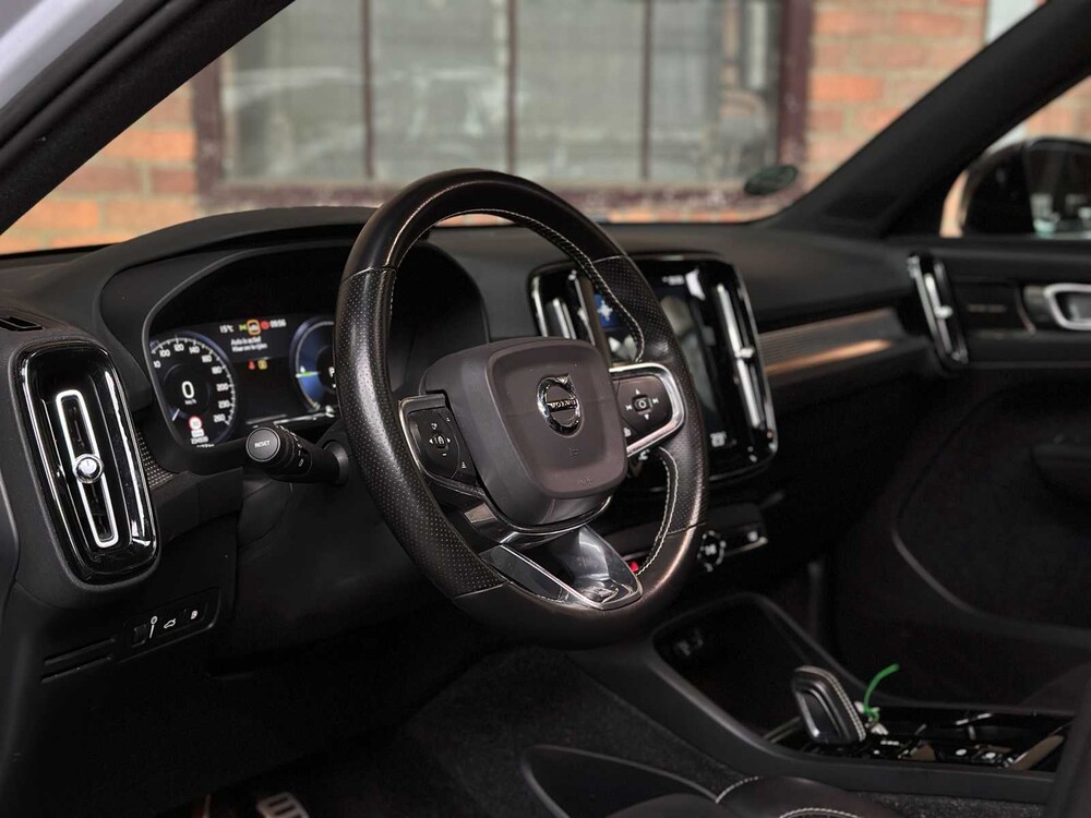 Volvo XC40 1,5 T5 Zweimotor-Inschrift 179 PS 2020 (Original-NL), H-536-XF