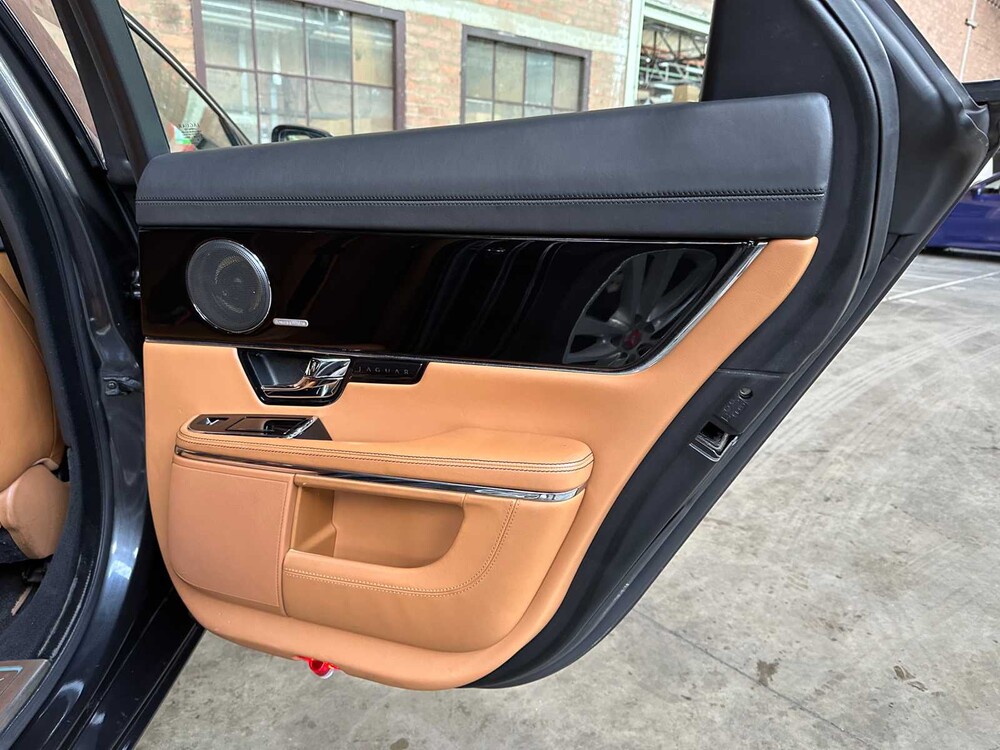 Jaguar XJ 3.0 V6D Portfolio 275 PS 2012