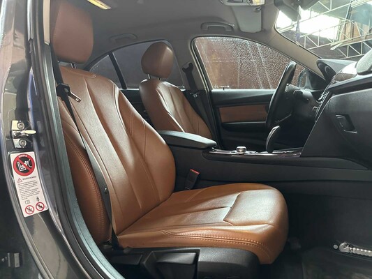 BMW 320i High Executive 184 PS 2012 3er, 75-XGB-4