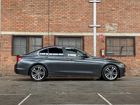 BMW 320i High Executive 184 PS 2012 3er, 75-XGB-4