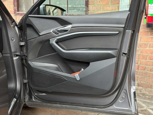 Audi e-tron 50 Quattro Business Edition 71 kWh 313pk 2020 (Origineel-NL+1e eigenaar), K-238-JJ