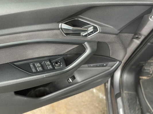 Audi e-tron 50 Quattro Business Edition 71 kWh 313pk 2020 (Origineel-NL+1e eigenaar), K-238-JJ