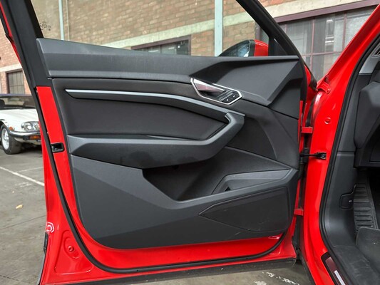 Audi e-tron 50 Quattro Edition 71 kWh 313pk 2020 (Origineel-NL), J-388-LL