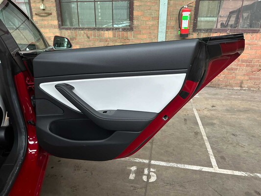 Tesla Model 3 Long Range AWD 75kWh 441pk 2019, G-003-LT