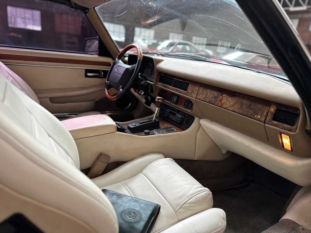 Jaguar XJS Cabriolet 4,0 6-Zoll-Reihenmotor 240 PS 1996