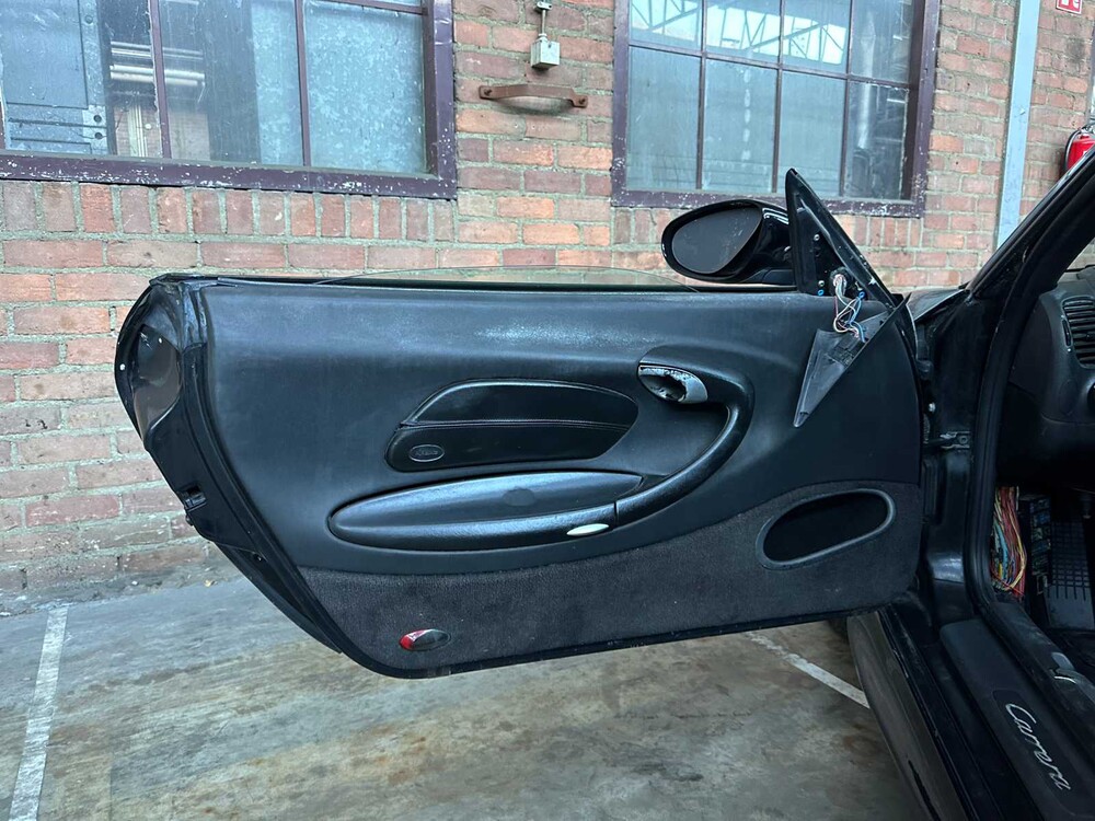 Porsche 911 Carrera 4 3,4 996 300 PS 1999 Youngtimer