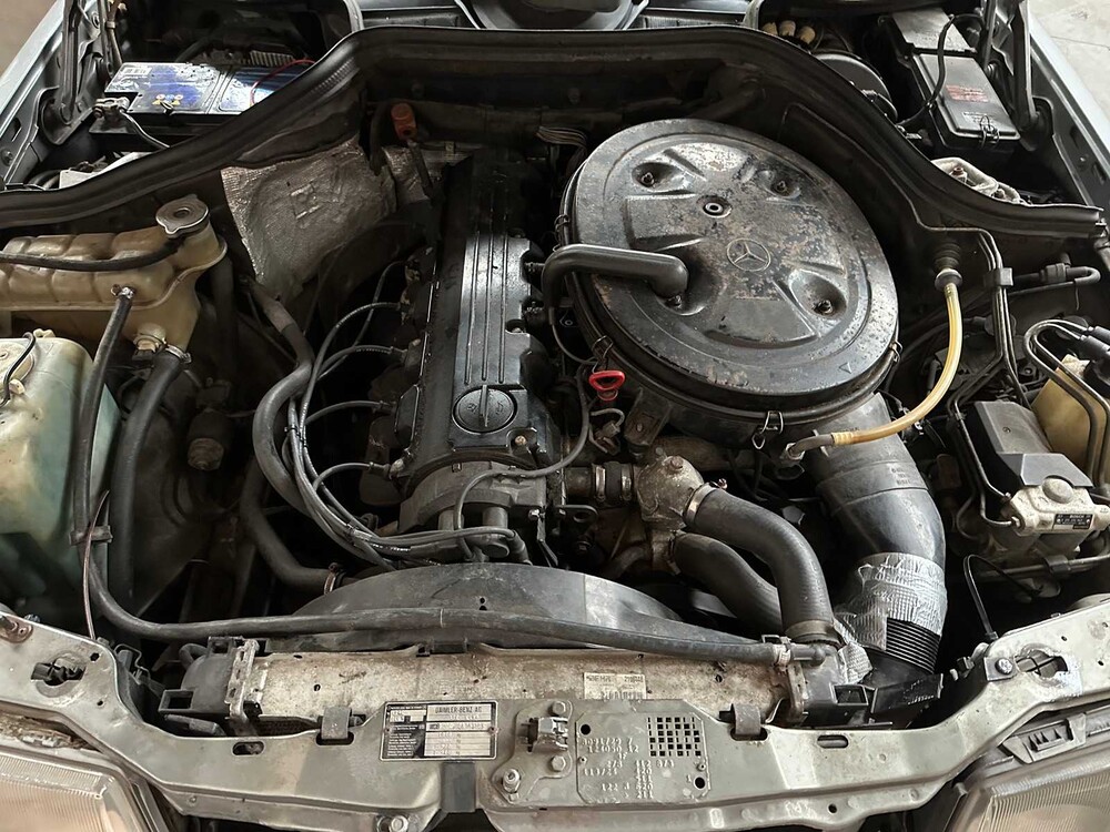 Mercedes-Benz 300 CE 200-500 (W124) 179 PS 1988, LZ-BS-56