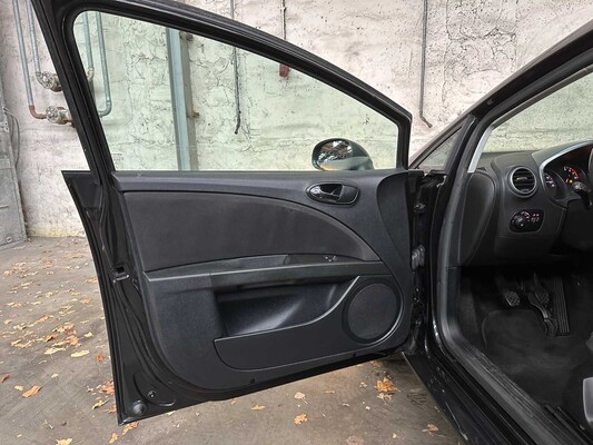 SEAT Leon 1.6 Sport 102PK 2008, KB-713-G