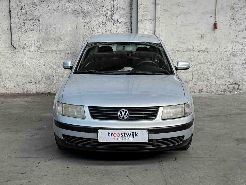 Volkswagen Passat 1,9 TDI Trendline 90 PS 2000, 06-FD-FF