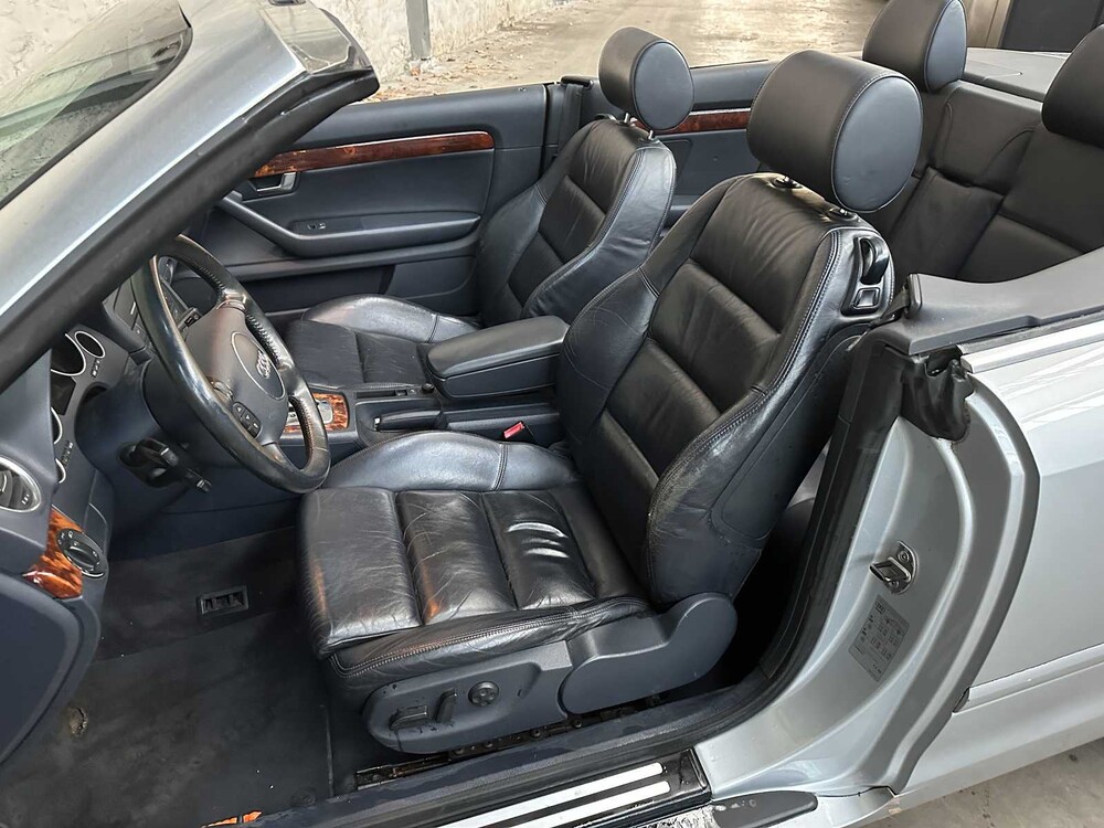 Audi A4 Cabriolet 3.0 V6 Exclusive 220pk 2003 -Automaat-, 38-LR-TT
