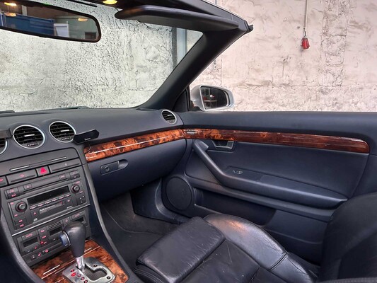 Audi A4 Cabriolet 3.0 V6 Exclusive 220pk 2003 -Automaat-, 38-LR-TT