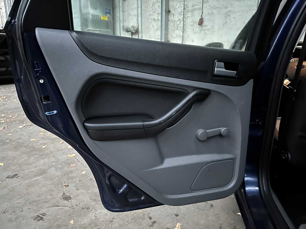 Ford Focus Wagon 1.6 Comfort 101pk 2012, 01-SZV-4