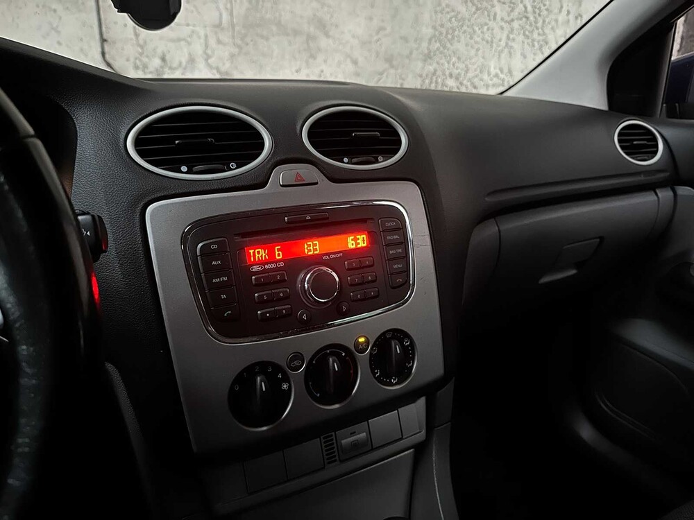 Ford Focus Kombi 1,6 Comfort 101 PS 2012, 01-SZV-4