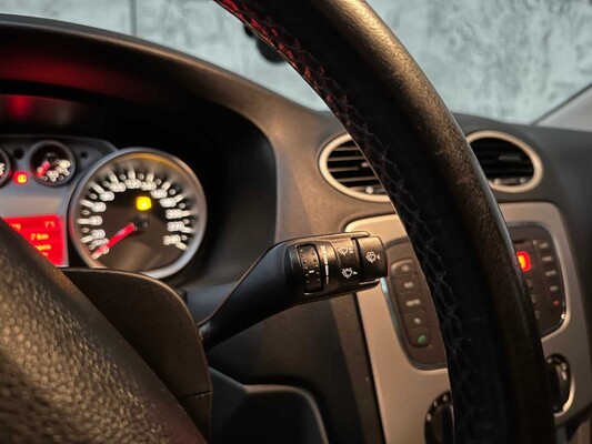 Ford Focus Wagon 1.6 Comfort 101pk 2012, 01-SZV-4