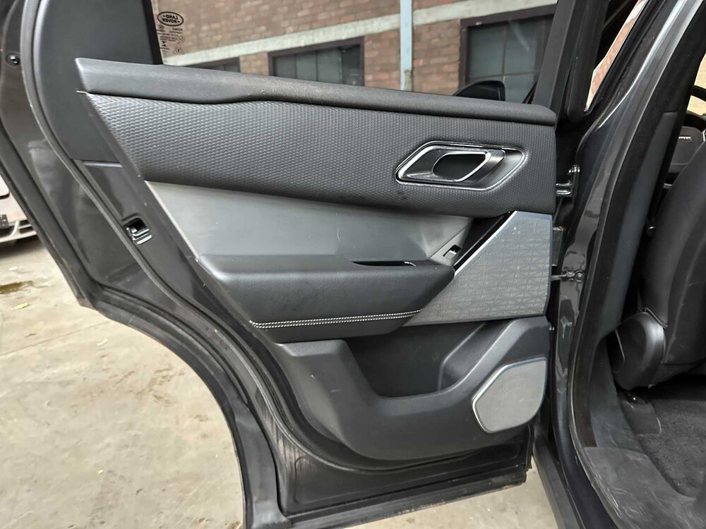 Land Rover Range Rover Velar 2.0 i4 Allradantrieb R-Dynamic SE 241 PS 2017 (Original-NL), PX-296-F