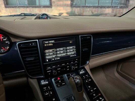 Porsche Panamera 3,6 V6 305 PS 2013