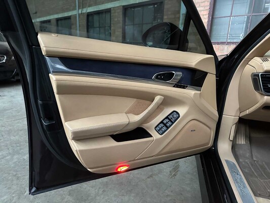 Porsche Panamera 3,6 V6 305 PS 2013