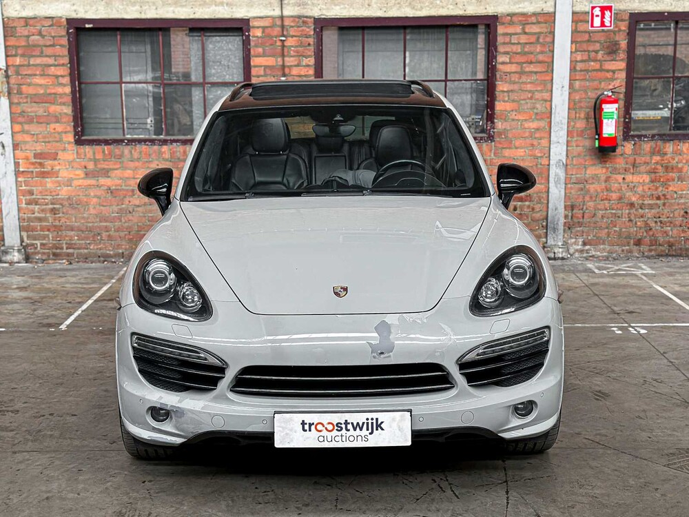 Porsche Cayenne S 4.8 V8 Sport-Chrono 400 PS 2013, JP-842-T
