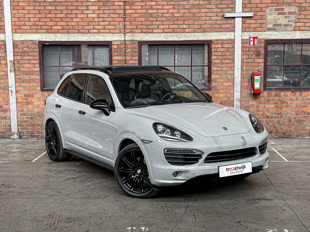 Porsche Cayenne S 4.8 V8 Sport-Chrono 400 PS 2013, JP-842-T