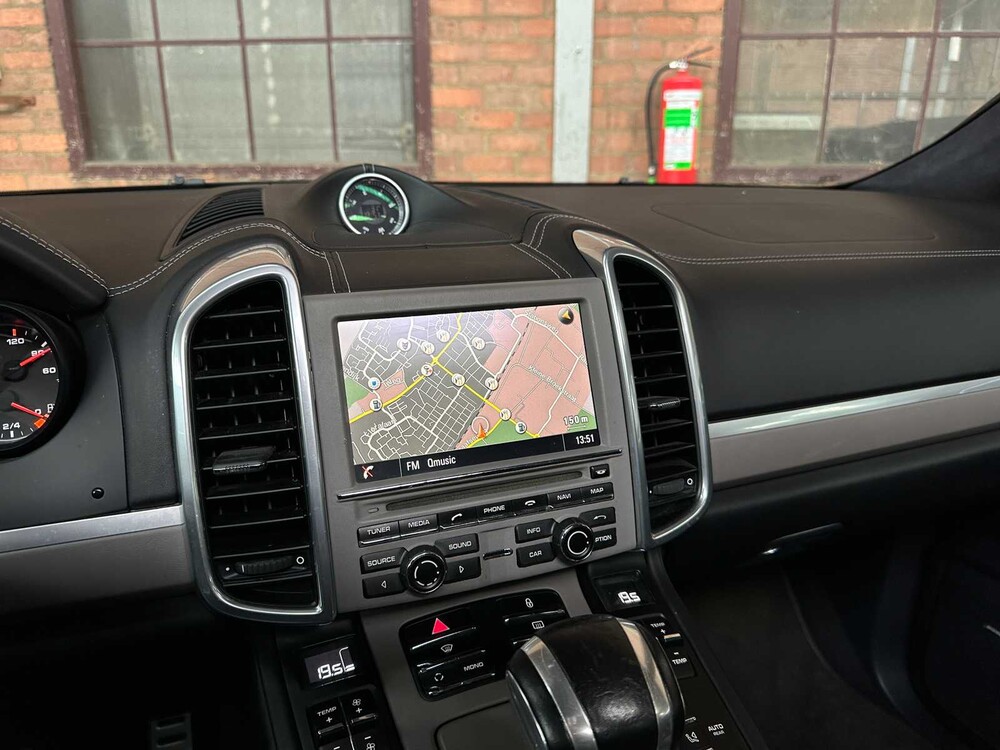 Porsche Cayenne S 4.8 V8 Sport-Chrono 400 PS 2013, JP-842-T