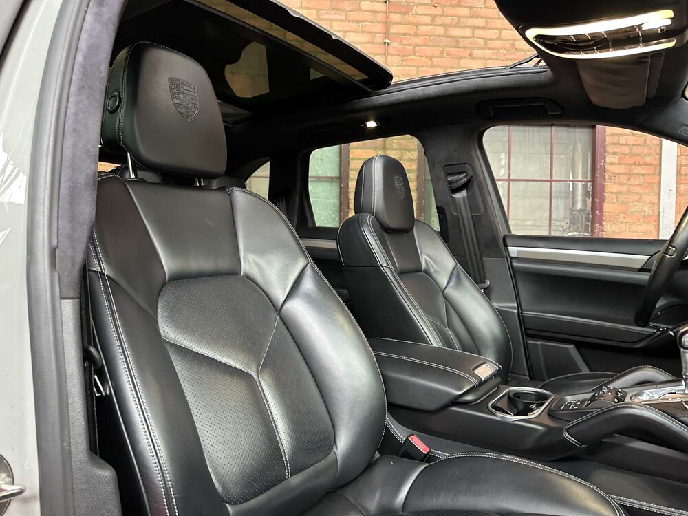 Porsche Cayenne S 4.8 V8 Sport-Chrono 400 PS 2013, JP-842-T