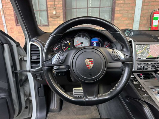 Porsche Cayenne S 4.8 V8 Sport-Chrono 400pk 2013, JP-842-T