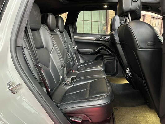Porsche Cayenne S 4.8 V8 Sport-Chrono 400 PS 2013, JP-842-T