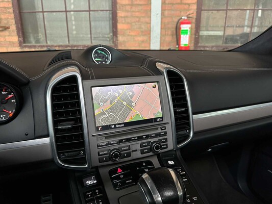 Porsche Cayenne S 4.8 V8 Sport-Chrono 400 PS 2013, JP-842-T