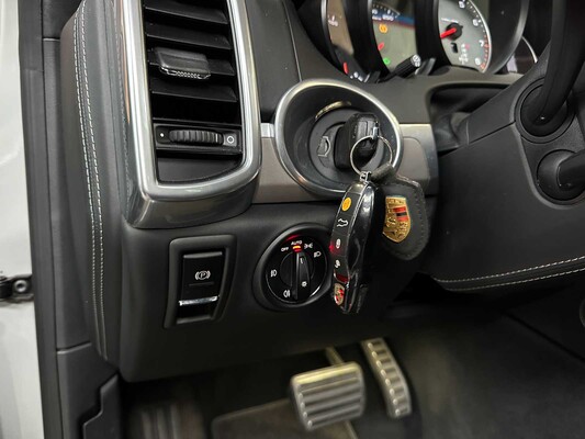 Porsche Cayenne S 4.8 V8 Sport-Chrono 400 PS 2013, JP-842-T