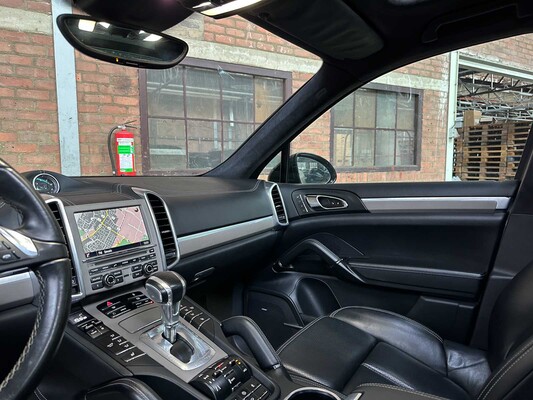 Porsche Cayenne S 4.8 V8 Sport-Chrono 400 PS 2013, JP-842-T