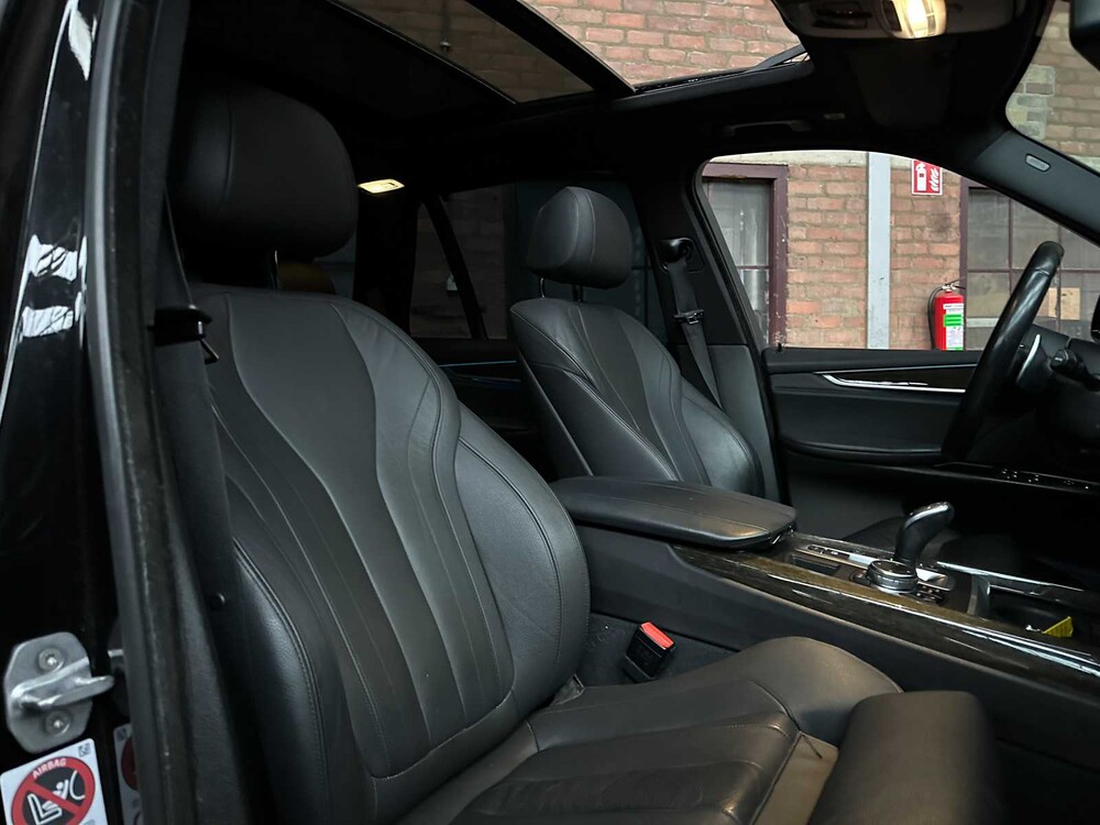 BMW X5 xDrive50i High Executive 4.4 V8 449hp 2015, J-245-HD