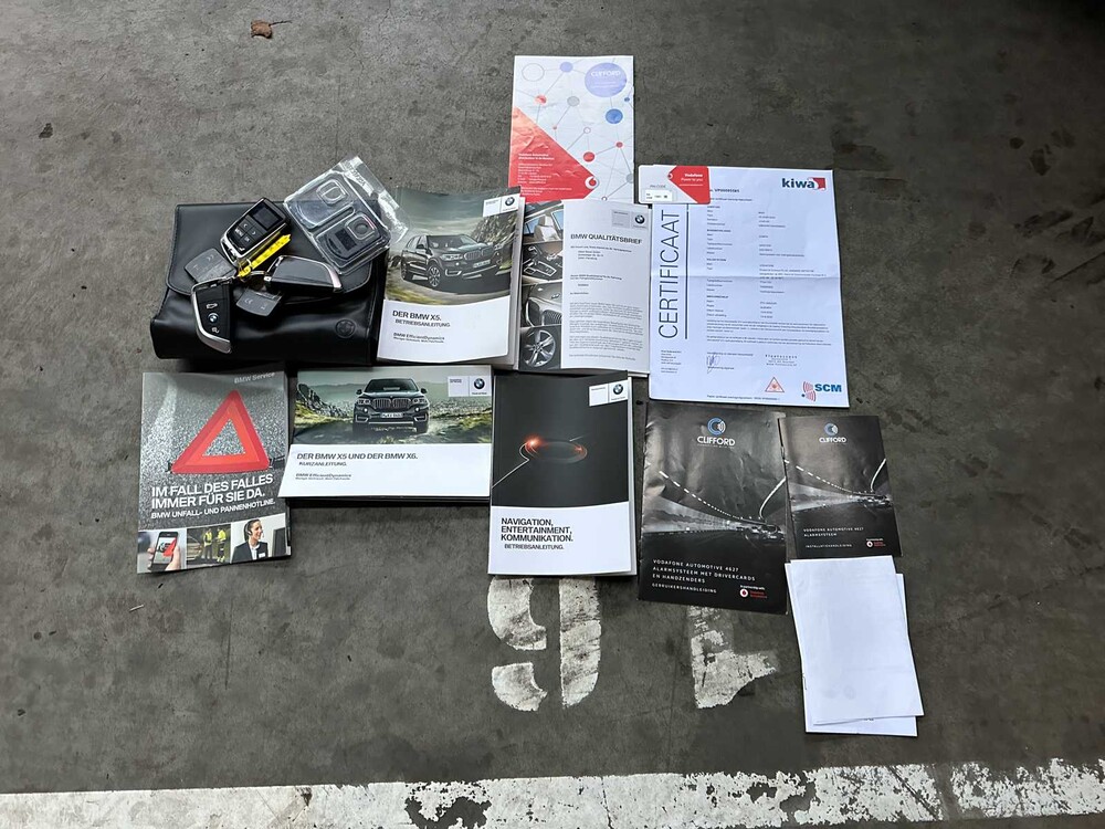 BMW X5 xDrive50i High Executive 4.4 V8 449hp 2015, J-245-HD