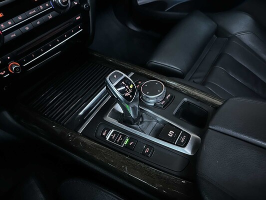 BMW X5 xDrive50i High Executive 4.4 V8 449pk 2015, J-245-HD