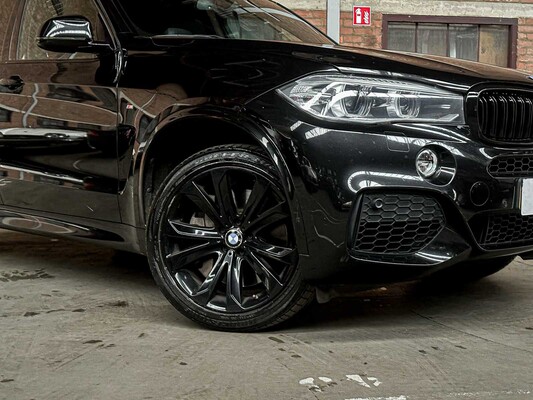 BMW X5 xDrive50i High Executive 4.4 V8 449hp 2015, J-245-HD