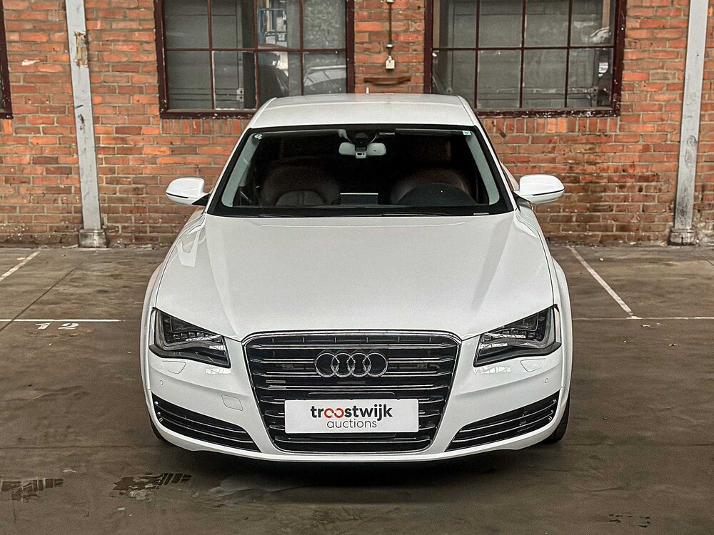 Audi A8 4.2 FSI V8 Quattro 372 PS 2011