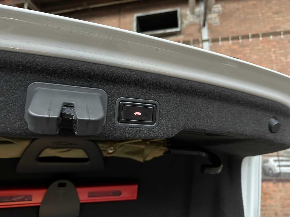 Audi A8 4.2 FSI V8 Quattro 372 PS 2011