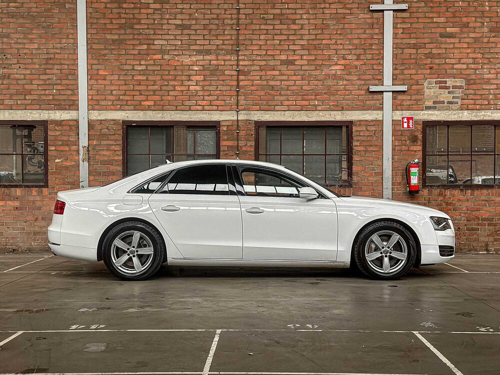 Audi A8 4.2 FSI V8 Quattro 372 PS 2011