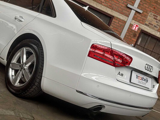 Audi A8 4.2 FSI V8 Quattro 372 PS 2011