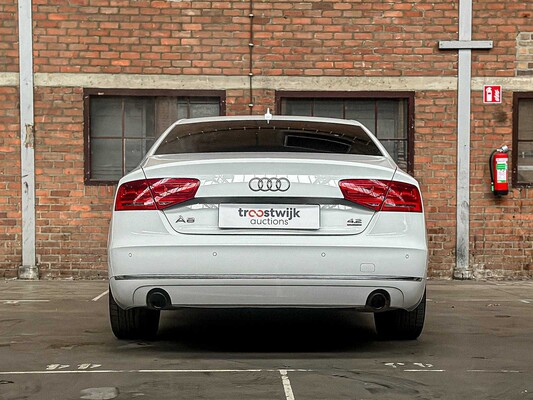 Audi A8 4.2 FSI V8 Quattro 372 PS 2011