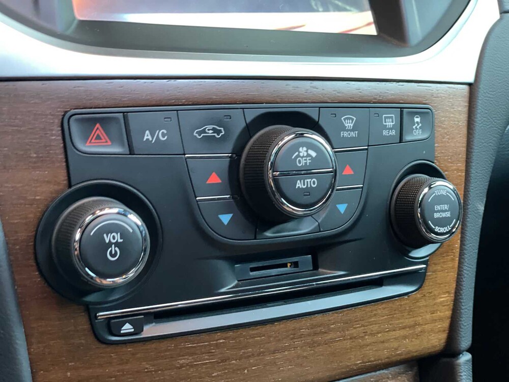 Chrysler 300C LD HEMI Facelift 5,7 V8 367 PS 2014