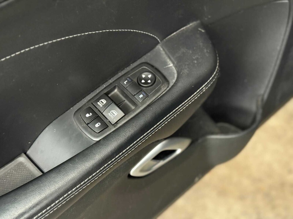 Dodge Challenger SXT PLUS 3.6 V6 305pk 2015