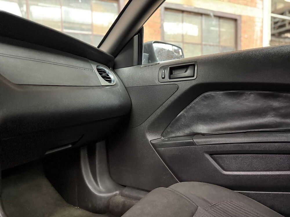 Ford Mustang 3,7 V6 305 PS 2012 Coupé -Schaltgetriebe-